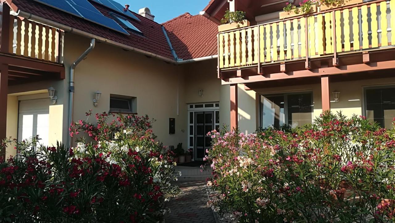 Haus Marika Hotel Siofok Exterior photo